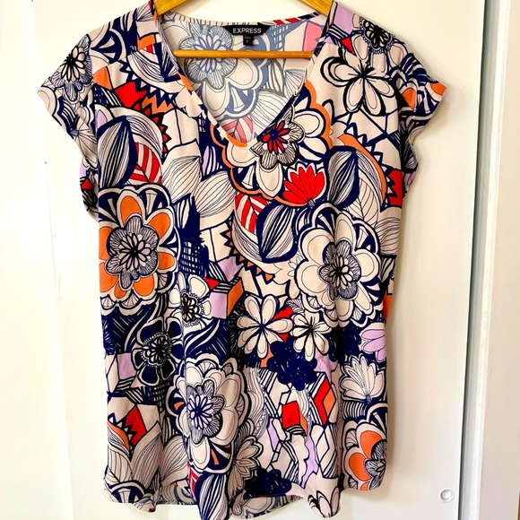 Express| Vibrant Floral B-Neck Short Sleeve Blouse in Navy White Coral Sz L - Picture 1 of 4